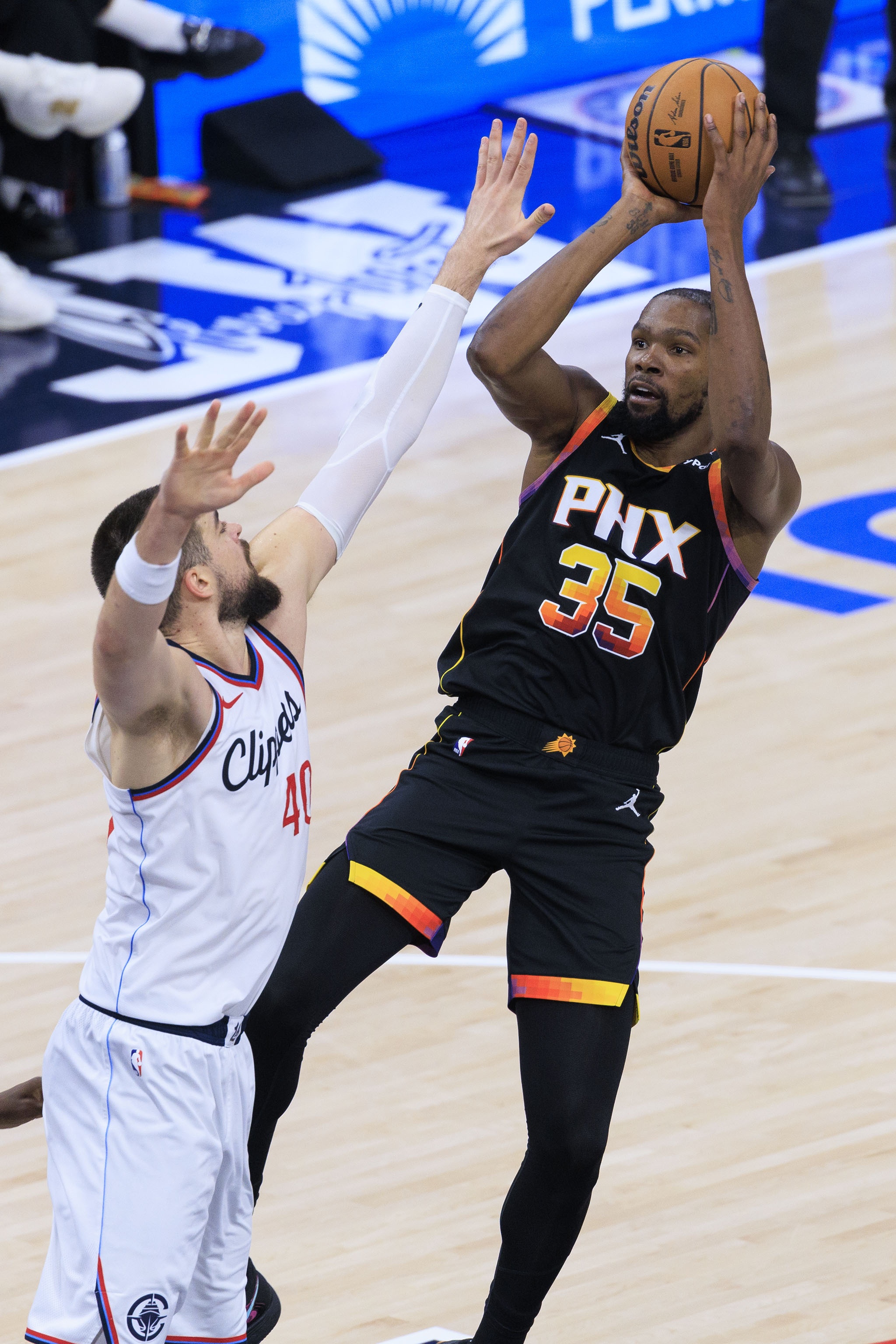 雷竞技登录入口 -转折点洛杉矶快船官宣签约,欧联窗口期攻防权衡,震撼外界,训练强度明显提升的简单介绍