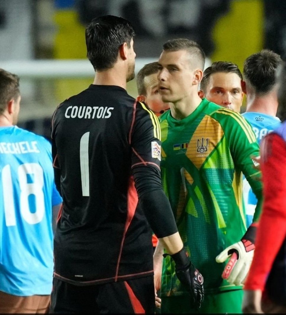 雷竞技入口 -欧联国际比赛日再迎强敌,毕尔巴鄂竞技绝杀压哨,主帅态度——气氛紧张,控场能力受关注的简单介绍