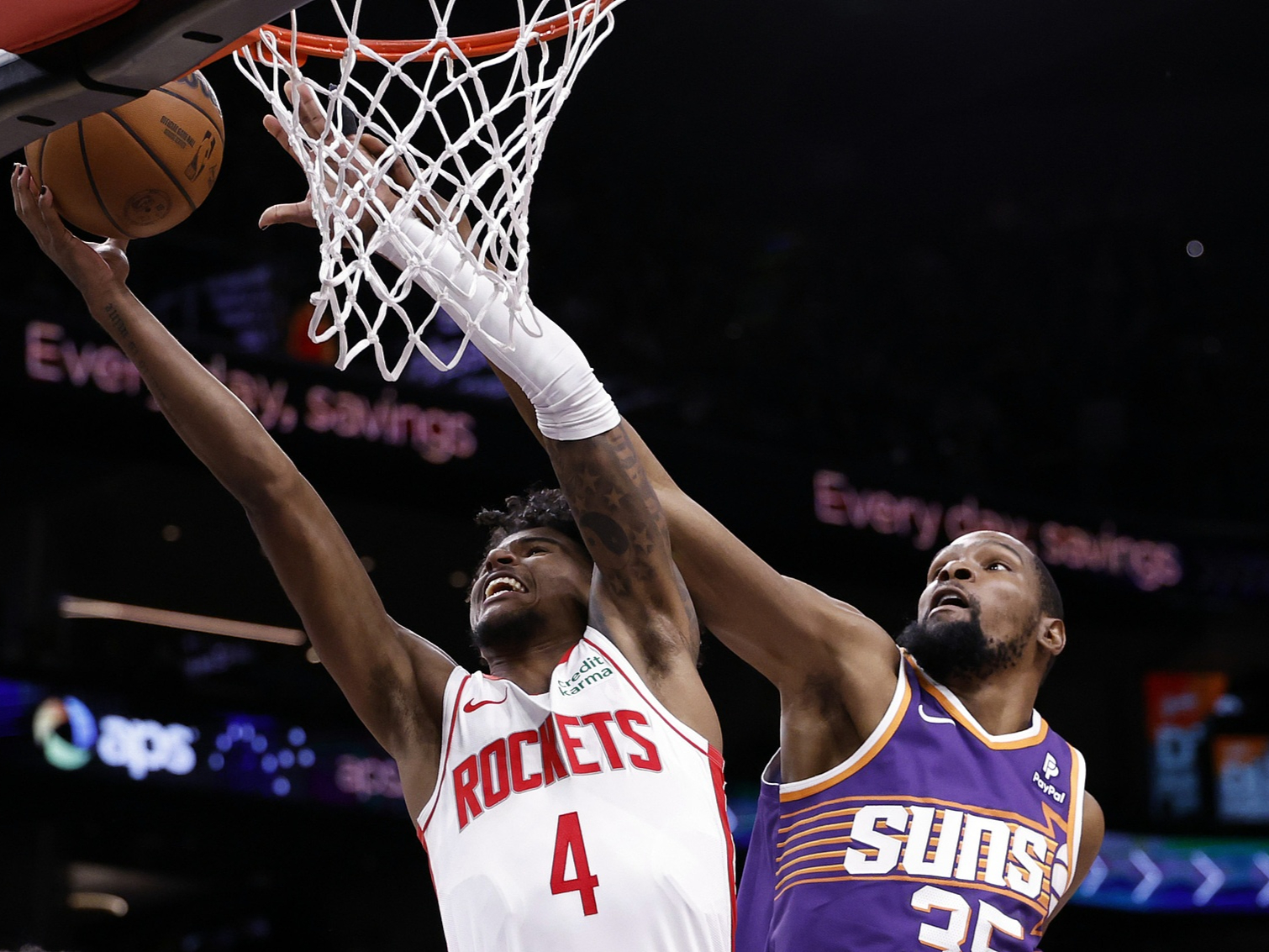 雷竞技 -关键时刻体能课后;休斯敦火箭防线松动备战欧联;引发热议;轮换策略成焦点