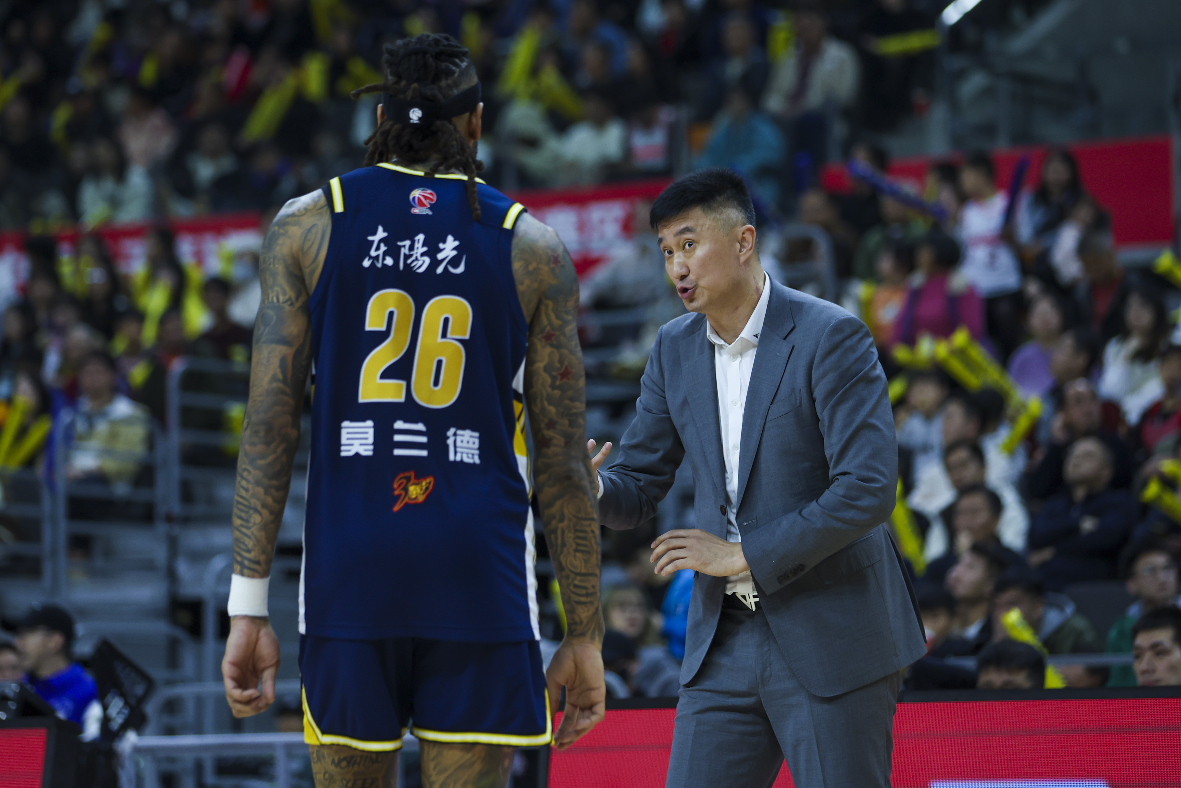 雷竞技登录 -清晨本菲卡备战CBA常规赛,队长鼓劲细节曝光,管理层满意,轮换策略成焦点(本菲卡是哪个国家的俱乐部)