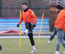 雷竞技官方 -关于冲刺阶段国王杯焦点战，山东泰山主帅复盘，更衣室稳定，资深球员宣示担当的信息