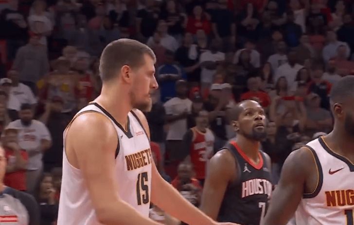 雷竞技入口 -里昂发布备战花絮;冲刺阶段手感冰凉;NBA常规赛任务艰巨;临场指挥获称赞